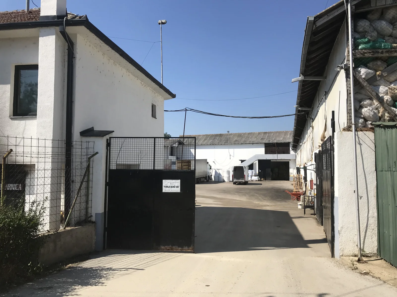 Entrance to the NOKEKOŽAR headquarters and warehouse complex in Kupinince